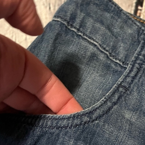 𝅺tommy Hilfiger 2-Pocket  Front Button Blue Denim Skirt size 6 - Picture 6 of 6